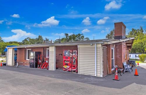 Ashland Hotel | OYO Palm Leaf Motel