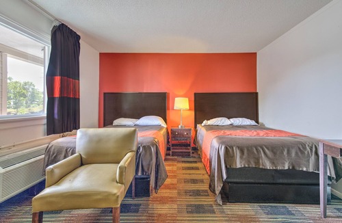 Ashland Hotel | OYO Palm Leaf Motel