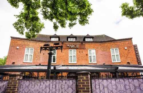 Tokyngton Hotel | OYO The Arch, Wembly Stadium