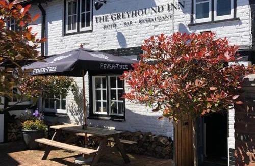 Chalfont St Peter Hotel | OYO The Greyhound Inn