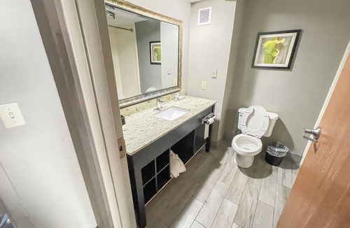 Tougaloo Hotel | OYO Townhouse Jackson/Ridgeland