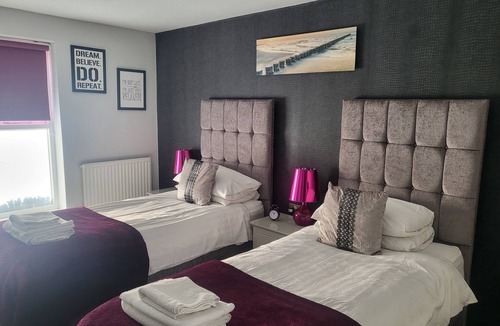 Watton Hotel | OYO Watton Vibe Hotel