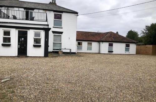 Watton Hotel | OYO Watton Vibe Hotel