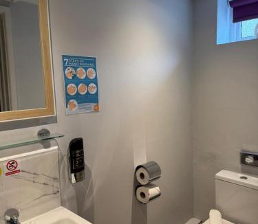 Watton Hotel | OYO Watton Vibe Hotel