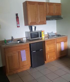 West Hills Hotel | Oyster Bay Inn & Suites