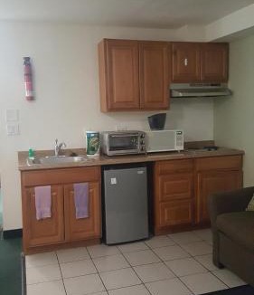 West Hills Hotel | Oyster Bay Inn & Suites