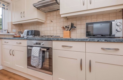 Lydstep Cottage | Oyster Catchers - UK6730