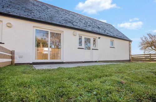 Lydstep Cottage | Oyster Catchers - UK6730