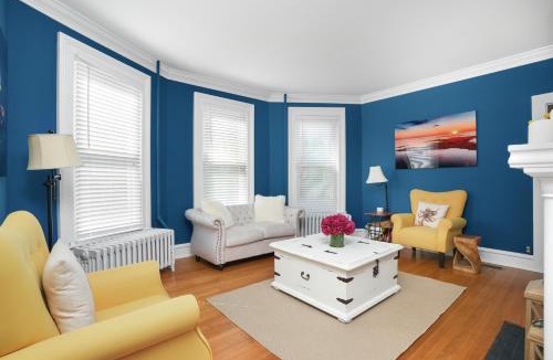 Cape Charles House | Oyster Shack - true gem in heart of downtown!