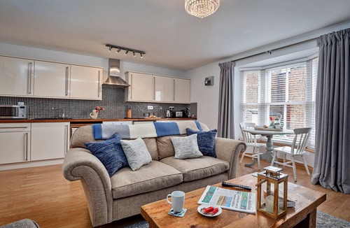 West Cliff Apartment | Oystercatcher