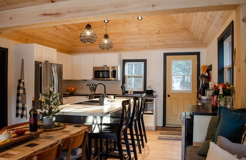 Hastings Highlands Cottage | Oz Landing - Affordable Pet-Friendly Cottage w/Great Swimming