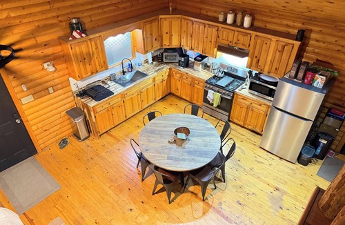Pelsor Cabin | Ozark Creekside Getaway 130 Acres