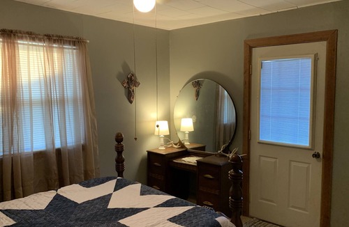 Glencoe Cottage | Ozark Foothills Country Cottage w/ 4 person Hot tub