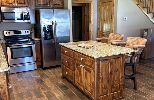 Lakeview House | Ozark Getaway at The White River!