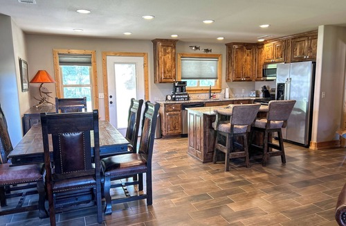 Lakeview House | Ozark Getaway at The White River!