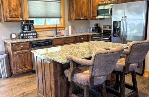 Lakeview House | Ozark Getaway at The White River!