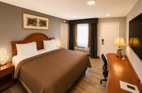 Ozark Hotel | Ozark Inn & Suites