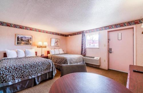 Mountain View Hotel | Ozark Junction Inn