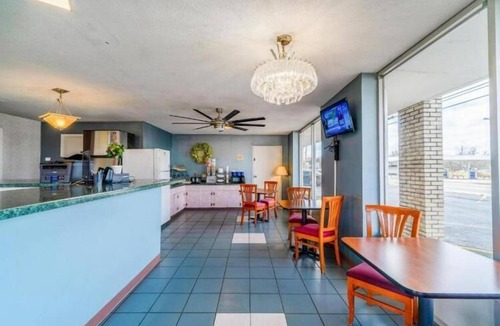 Mountain View Hotel | OZARK JUNCTION INN