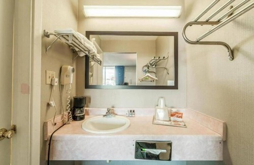 Mountain View Hotel | OZARK JUNCTION INN