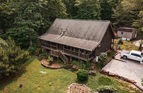 Winslow Cabin | Ozark Mountain Log Cabin Retreat in Northwest Arkansas