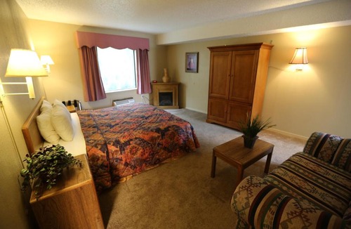 Eureka Springs Hotel | Ozark Swiss Inn