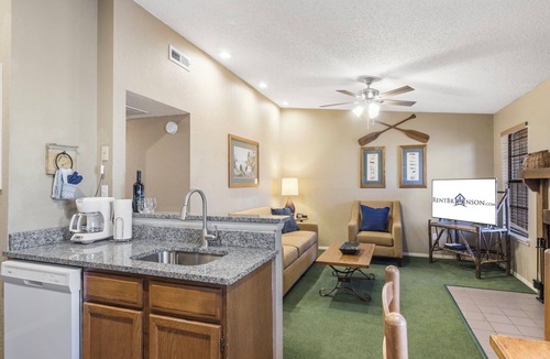 Kimberling City House | Ozark View 2 Bedroom Bungalow with Table Rock Access, Pickleball, Community Pool & Free SDC Tickets