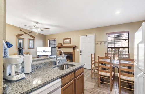 Kimberling City House | Ozark View 2 Bedroom Bungalow with Table Rock Access, Pickleball, Community Pool & Free SDC Tickets
