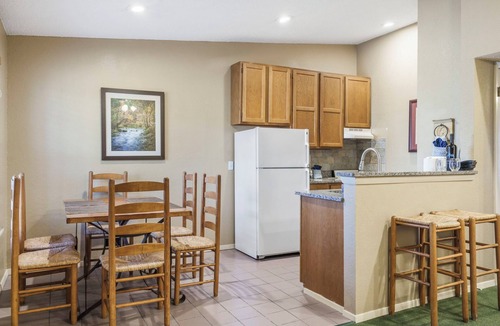 Kimberling City House | Ozark View 2 Bedroom Bungalow with Table Rock Access, Pickleball, Community Pool & Free SDC Tickets