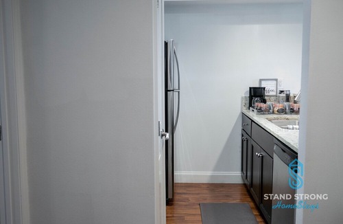 Old East Dallas Apartment | ⚛Ozone Cleaned KingBed Near Deep Ellum*2⚛