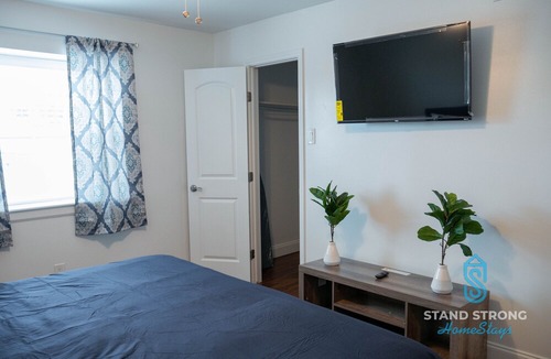 Old East Dallas Apartment | ⚛Ozone Cleaned KingBed Near Deep Ellum*2⚛