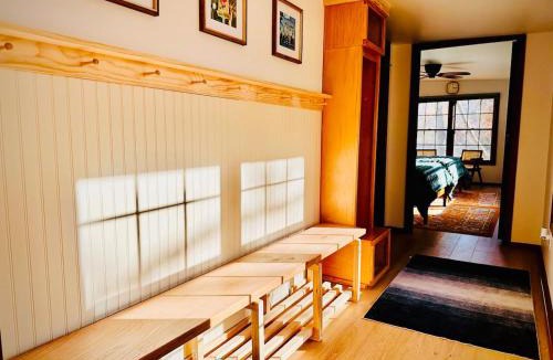 Pimento House | Ozran Cottage - a mid-century Lakefront getaway