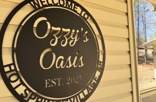 Hot Springs Village House | Ozzy's Oasis-100 FT LAKEFRONT-Private Dock, 3BR+Bunk Room/Sleeps 10. Fenced Yard