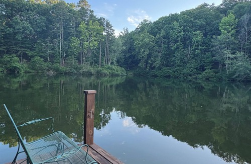 Hot Springs Village House | Ozzy's Oasis-100 FT LAKEFRONT-Private Dock, 3BR+Bunk Room/Sleeps 10. Fenced Yard