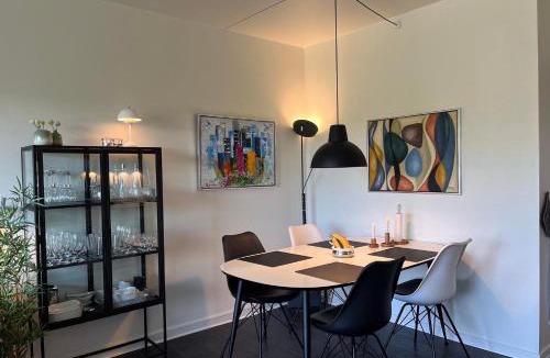 Henne Strand Apartment | Pæn Og Hyggelig Indrettet Ferielejlighed Til 4 Personer Med Gratis Internetadgang