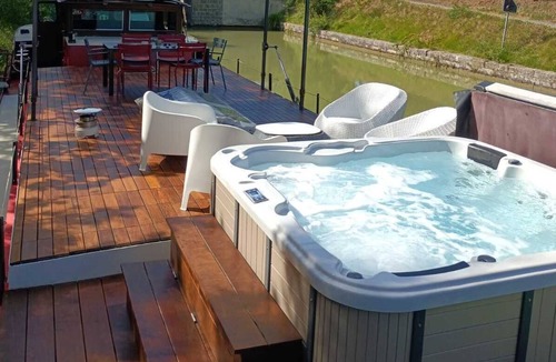 Villalbe Boat Rental | Péciche d'hôtes ' "Mirage"- Cabine Caravelle