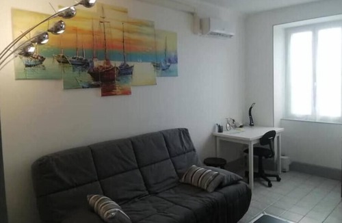 Fourchambault Apartment | Pégase Classé 3 Animaux Bienvenus, Supermarché à Côté, Terrasse Privée