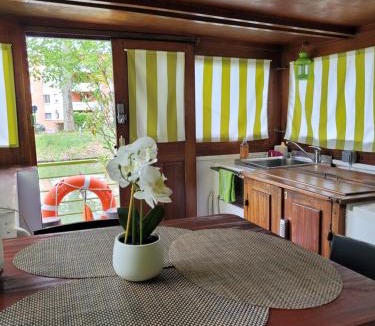 Cote Pavee Boat Rental | Péniche Amboise Maison d'Hôtes Flottante Toulouse Centre