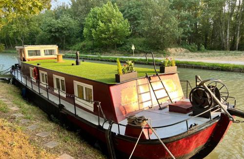Avignonet-Lauragais Boat Rental | Péniche Dondon - Gîte cocooning sur Canal du midi