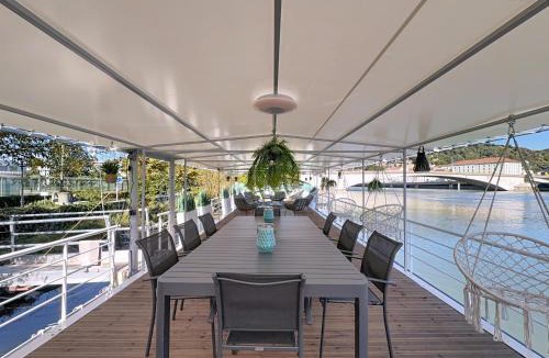 Centre Ville Boat Rental | Péniche MyAmore