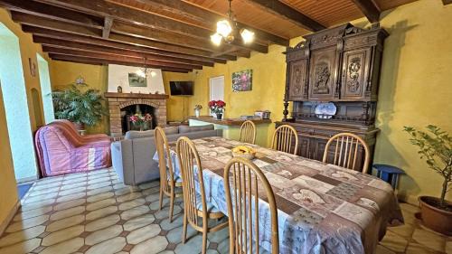 Saint-Denis-des-Murs House | Péret