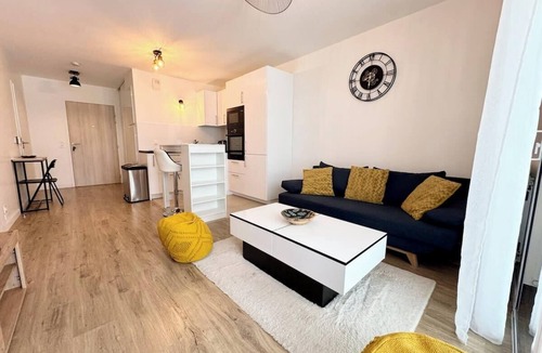 Lorient Apartment | Péristyle - T2 de standing neuf - Balcon