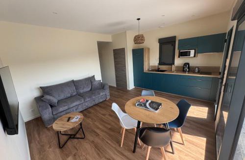 Montcornet House | Pétalya Lodge