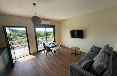 Montcornet House | Pétalya Lodge