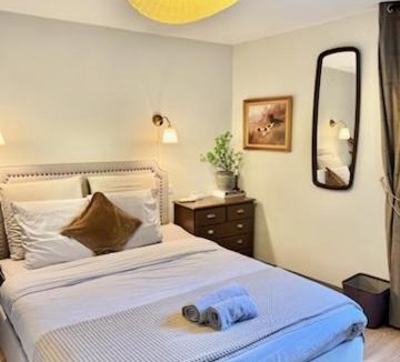 Pezenas Apartment | Pézenas Centre Historique - plages à 20 mn