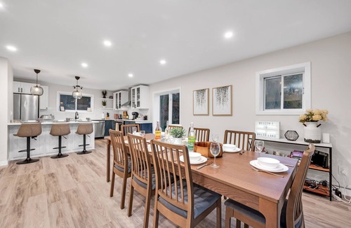 Lanark Highlands Ski Chalet | Pôr do Sol Lake House Modern Waterfront Cottage Hot Tub Pet friendly