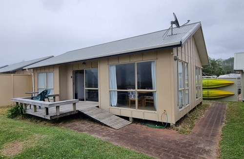Kennedy Bay House | Pūkeko Retreat- Beachfront