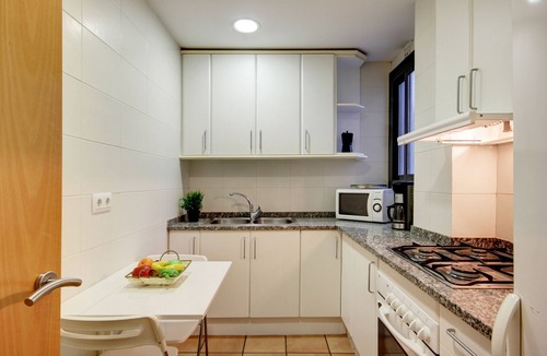 Roses Town Center Apartment | P.C. LLEVANT 3 1 Roses