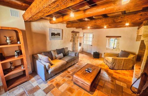Saint-Hippolyte-de-Montaigu House | P'TIT COIN PARADIS , SPA JACUZZI PISCINE CHAUFFEE