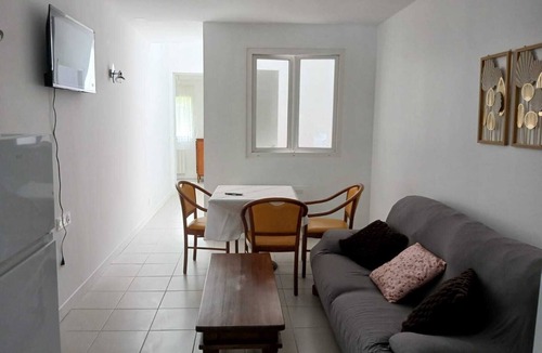 La Ferte-Gaucher Apartment | P2 spacious, not overlooked, pleasant, with parking space